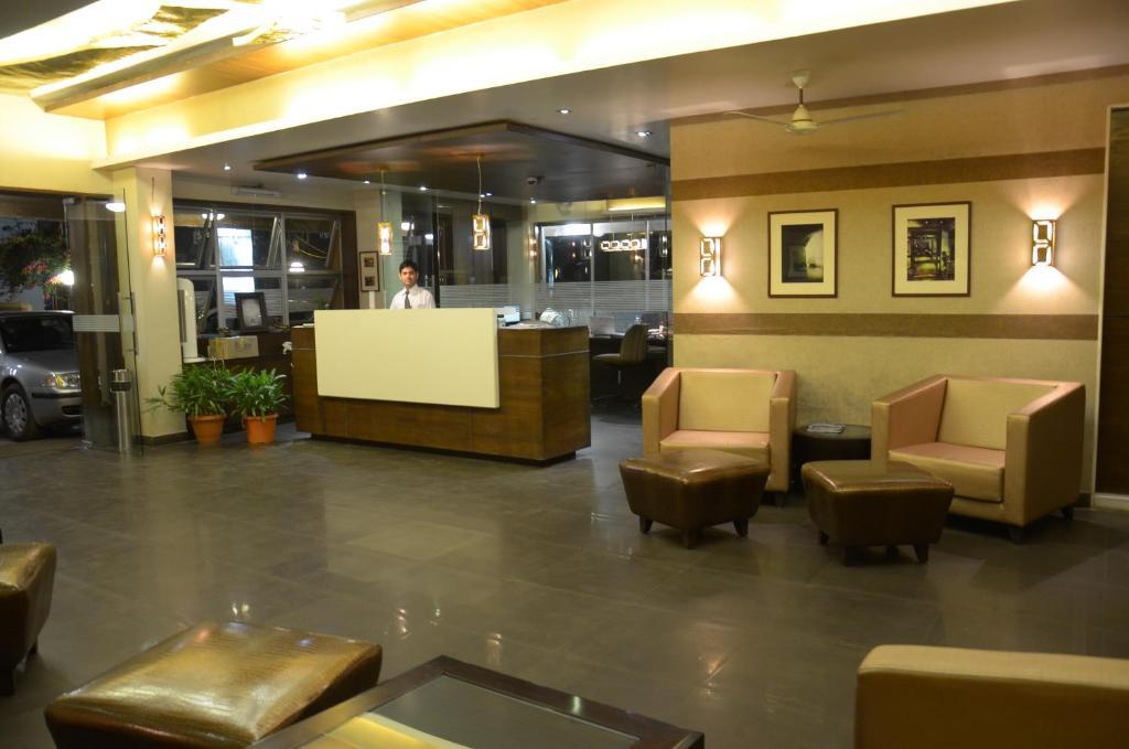 Hotel Chandralok Lonavala Exterior foto